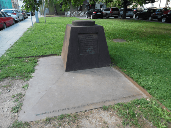 paminklas_rutinai_karalius