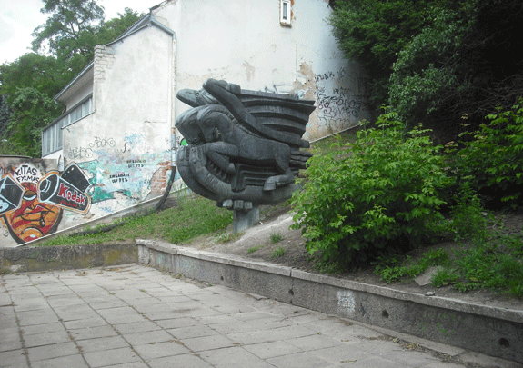 skulptura_kova_antinis_