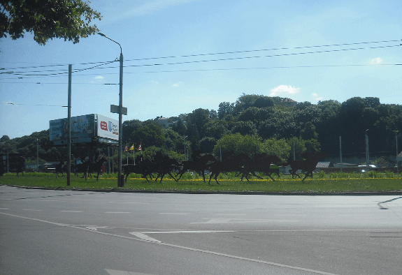 skulpturine_kompozicija_lenktynes_vosylius