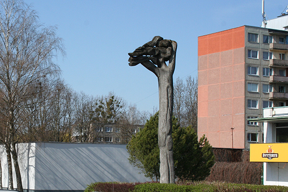 Berzelis_skulptorius_Bartulis