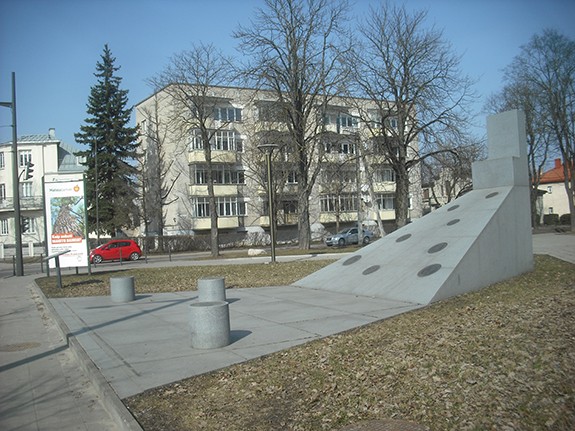 Verslo_skveras_skulptoriai_Slapikas_Pauliukaitis