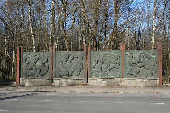 bareljefas_fauna_skulptorius_Sulskis